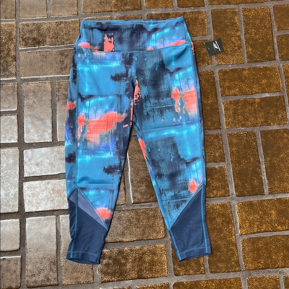 NWT Pro Player Multicolor Blur Print Mesh Leg Capri Legging